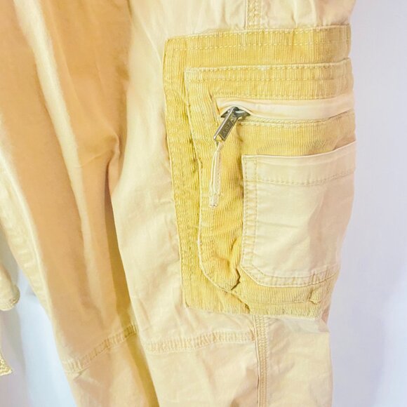 Abercrombie & Fitch Light Yellow Cargo Pants – Made in India - Size 31 - Picture 11 of 17
